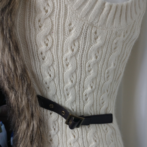 Guess sweater vest trimmed with faux fur - Picture 5 of 11